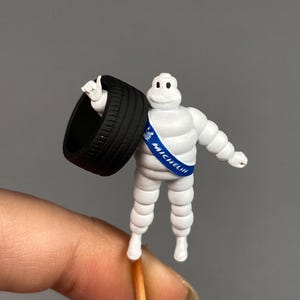 Tyre man figure HO 1/64 43 24 1/18 Scale handpaint high detail