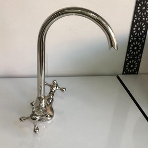 Silver kitchen sink faucet , Gooseneck kitchen Faucet , Kitchen vessel Sink Faucet , Kitchen faucets