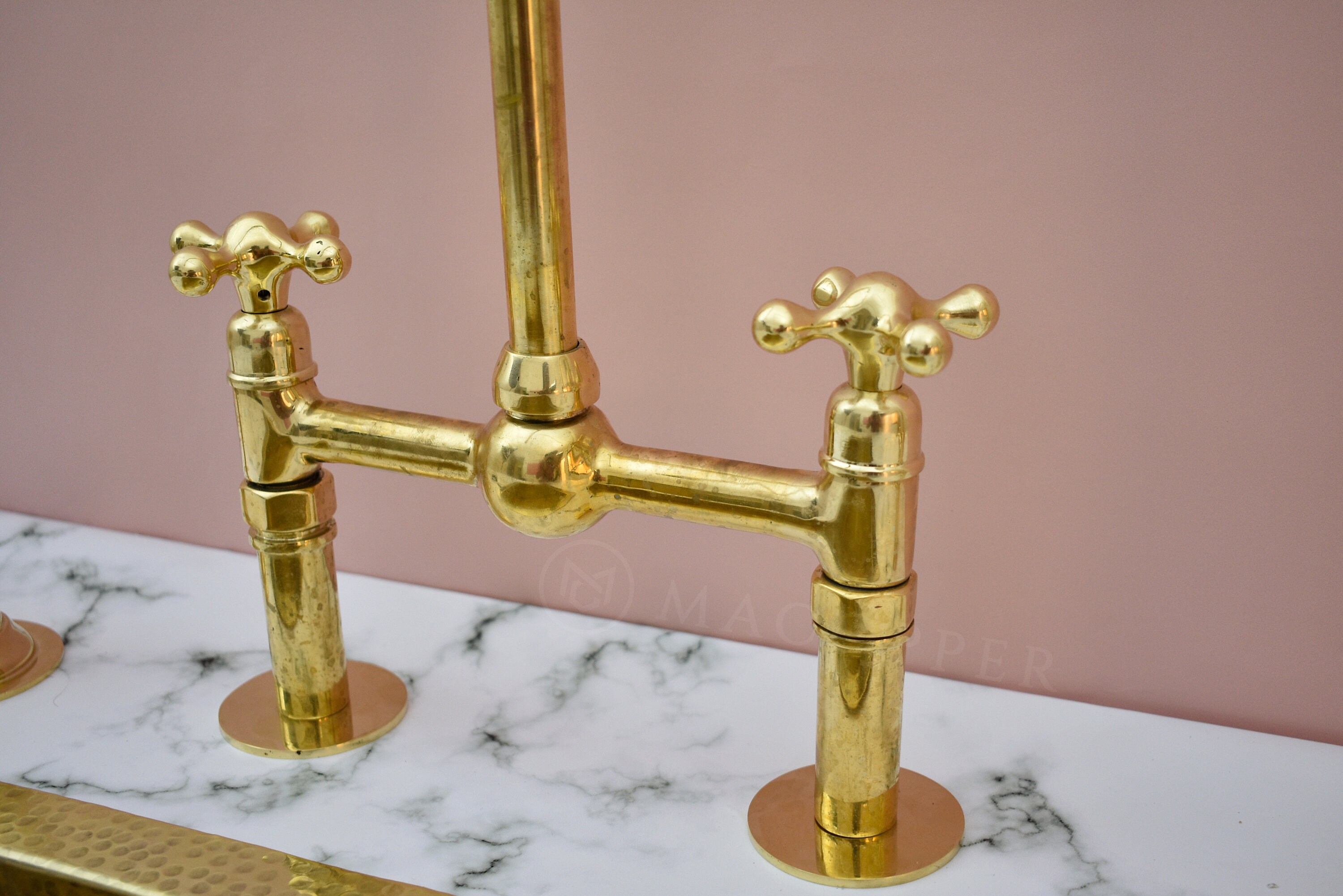 シンプルなクロスハンドル付きソリッドブラスキッチンブリッジ蛇口