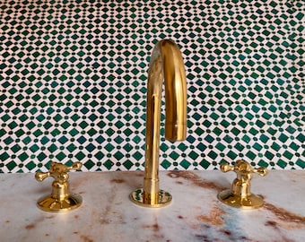 Grifo de baño de latón sin lacar, grifo de lavabo de latón antiguo de 3 orificios, mezclador de lavabo de latón antiguo con dos manijas, agua fría y caliente.