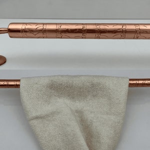 Portasciugamani da bagno da 20 pollici per portasciugamani da bagno, supporto da parete per portasciugamani con finitura in rame artigianale