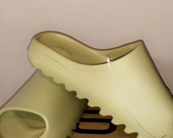 yeezy slides olive green