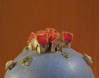 Ceramic garden sphere "little jaunt" to the mountain village, 1 small car on a driveway, 3 sizes, 2 different blue glazes