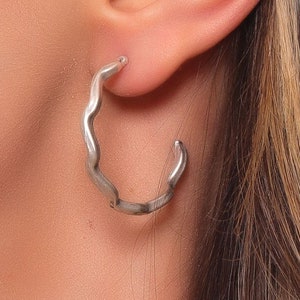 Antique Silver Plated Wavy Semicircle Stud Earrings, Boho Earrings, Gift For Woman, Woman Jewelry, Woman Earrrings