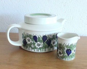 Vintage Arabia Finland Krokus teapot designed by Esteri Tomula in 1970s, Vintage Arabia Finland Krokus Milk jug, Arabia Finland Krokus