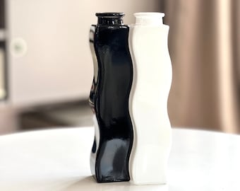 Vintage IKEA Skämt Vase: 90s Black and White Squiggle Wave Decor