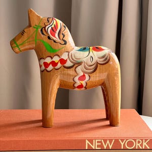 ヴィンテージ手描きスウェーデンダーラホース：伝統的な民芸品の装飾（21 cm）