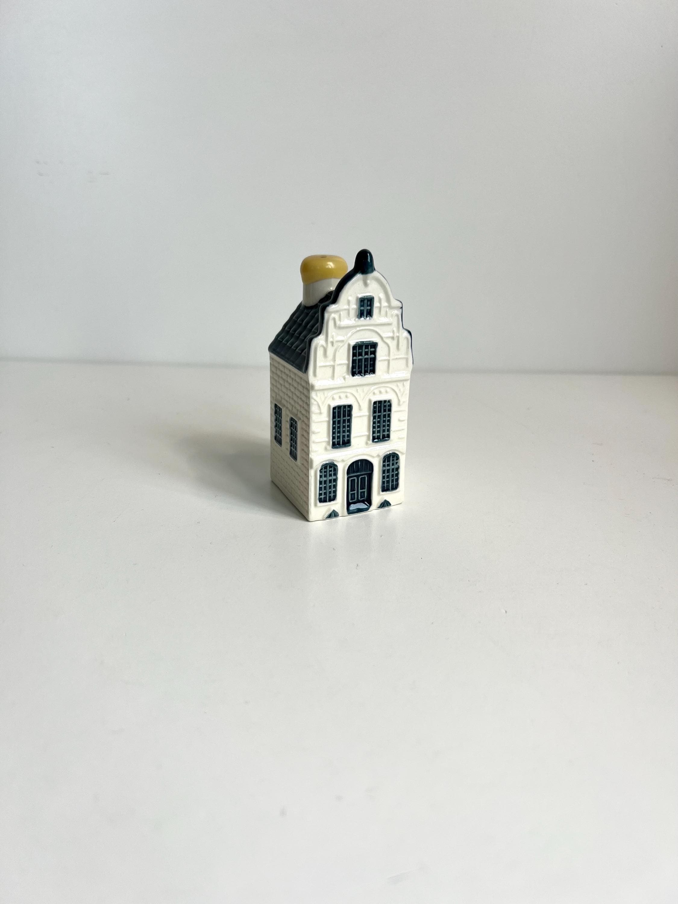 Vintage 90s Delft Blue KLM Bols Miniature House #21: Dutch