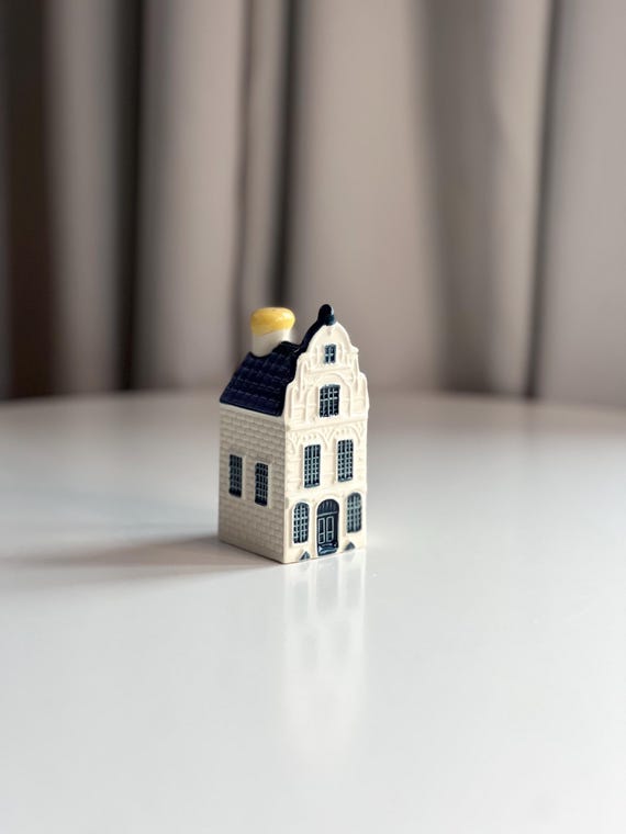 Vintage 90s Delft Blue KLM Bols Miniature House #21: Dutch