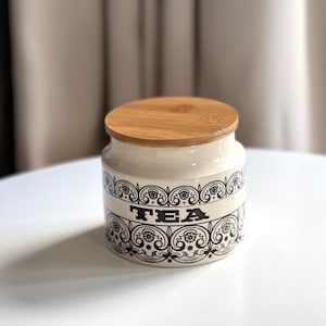 Vintage cream Hornsea "C Scroll" coffee container with wooden lid, Retro coffee jar, Hornsea Scroll Coffee cannister,Vintage kitchen storage