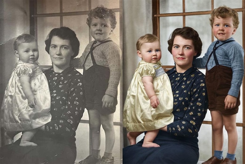 Pode incluir: Retrato de fam&iacute;lia vintage com uma mulher segurando um beb&ecirc; em um vestido amarelo, com um menino em p&eacute; ao lado deles. A mulher usa uma blusa escura com estampa floral. A imagem &eacute; uma mistura de preto e branco e cor.