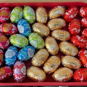 Personalizado Lindor Lindt chocolate huevos de Pascua dulces cesta golosinas caja de regalo regalos para él regalos para su lujosa caja de Pascua Lindt Small Box (160g)