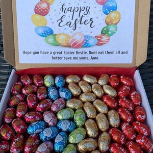 Personalizado Lindor Lindt chocolate huevos de Pascua dulces cesta golosinas caja de regalo regalos para él regalos para su lujosa caja de Pascua Lindt imagen 1