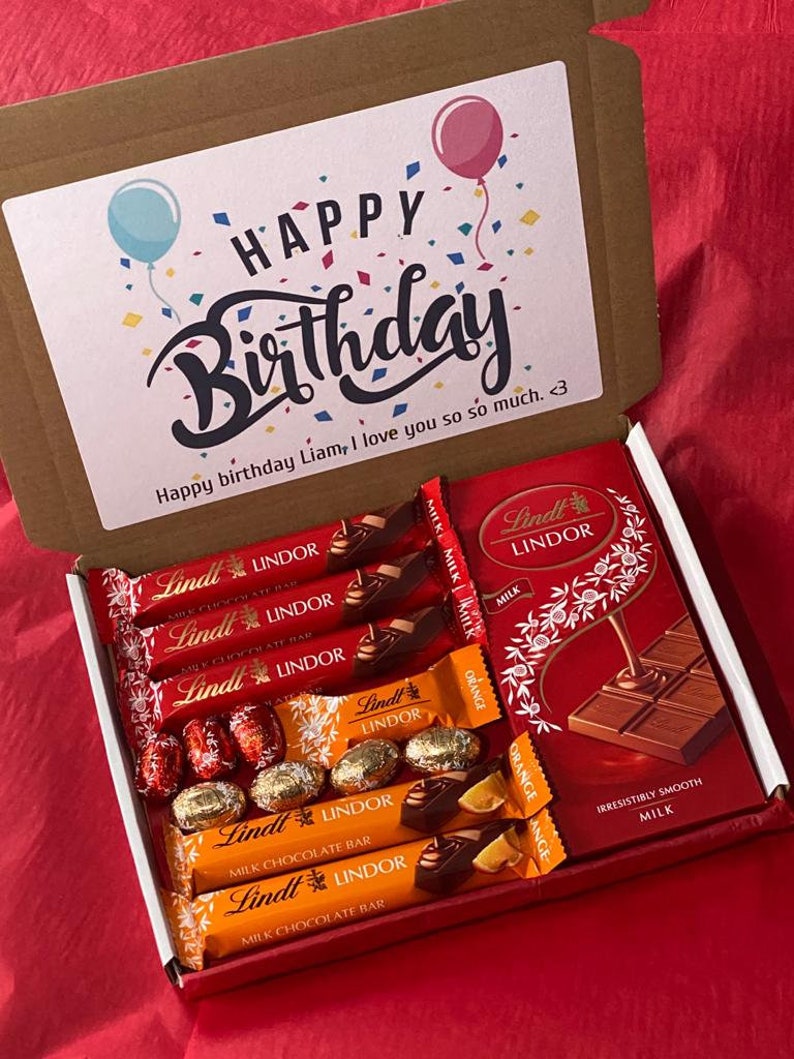 Lindt Lindor Cesto di cioccolato Cassetta delle lettere Compleanno Abbraccio in una scatola Regali per lui Figlio Figlia Nipote Festa del papà Amici Regalo di Pasqua Standard Box