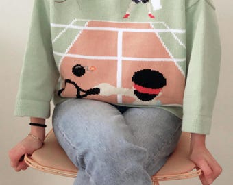 Suéter de punto con intarsia hecho a mano: diseño de cancha de tenis, cuello barco