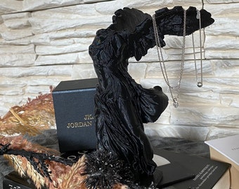 Victory Statue Jewelry Display Stand Storage / 3D printed