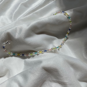 Pearl and multicolour seed bead necklace / choker | outer banks style