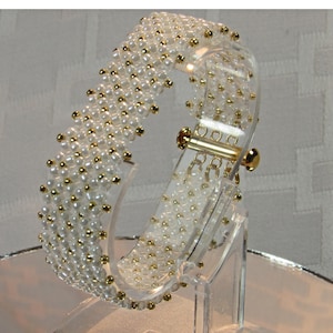 Beaded bracelet - Chenille stitch bracelet - white and gold - slide clasp