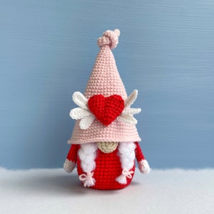 Crochet Pattern Love Heart Gnome, Valentines Day funny gnome pdf pattern image 2