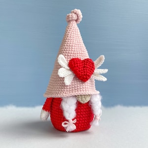 Crochet Pattern Love Heart Gnome, Valentines Day funny gnome pdf pattern image 4