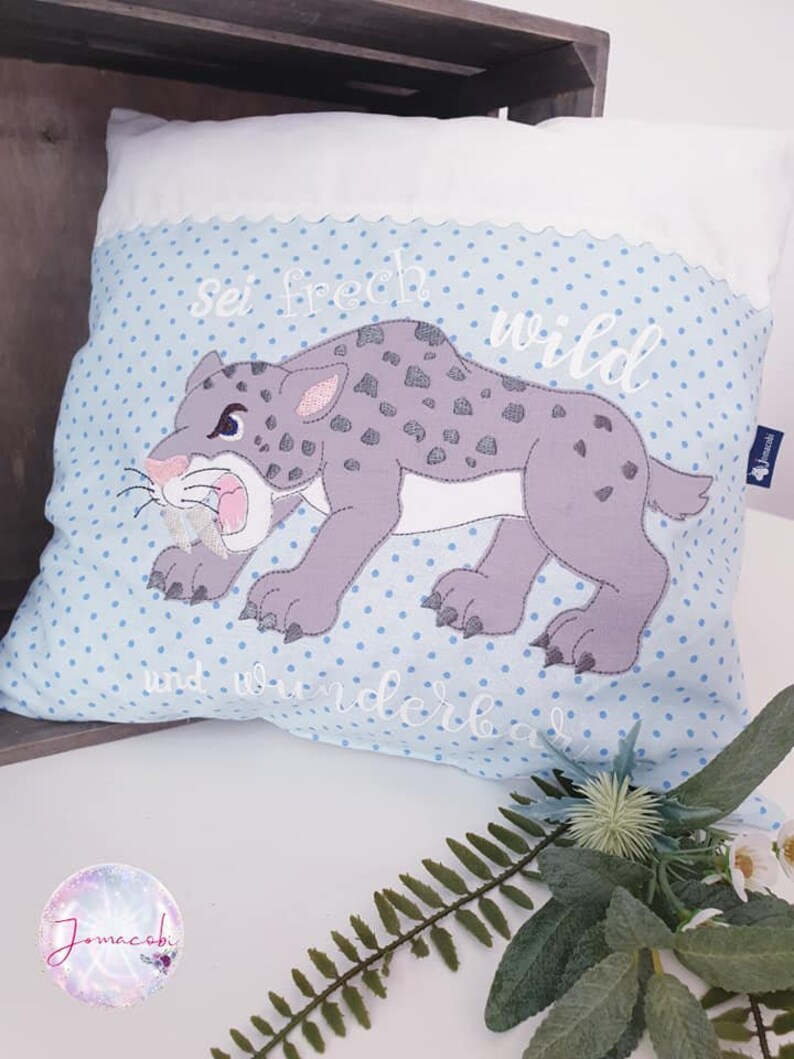 Saber-toothed Doodle Embroidery File