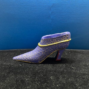 Miniature Victorian Style Shoe Ornament