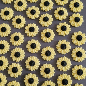 6 x Sunflower Cake and cupcake Toppers (MINI),  Sunflower cake decorations,  fondant icing Sunflowers