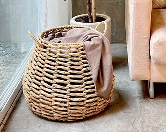 Pear Shape Authentic Mexican Natural Palma Reed Chuspata Handwoven Basket with Handles Small Medium Large Twisted Chain Handwoven Techniques