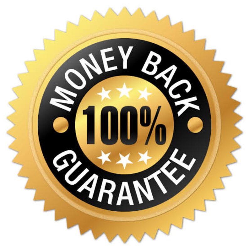 Puede incluir: Una insignia dorada con un c&iacute;rculo negro en el centro. El c&iacute;rculo tiene el texto "Money Back 100% Guarantee" en letras blancas.