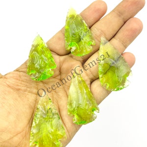 Apple Green Peridot Glass Stone Arrowhead, Peridot Arrowhead / Aero Head Crystals, Manmade Arrow Head, Peridot Spear Heads - Spearhead Arrow