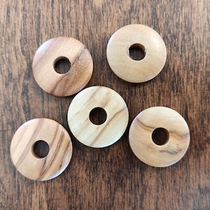 Single hole 20mm olive wood button, Made in Italy, 5 pieces
