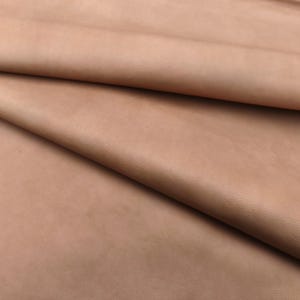 Pelle di vitello pieno fiore morbida conciata al vegetale naturale, marrone chiaro, vera pelle italiana per artigianato, spessore 0,7 mm