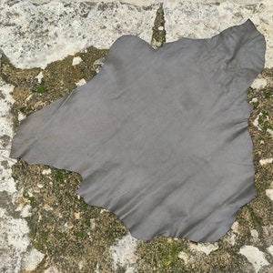 Pelle di canguro morbida pieno fiore grigia, vera pelle italiana conciata al vegetale, fornitura artigianale fai da te, spessore 0,8-1 mm