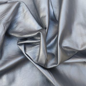 Pezzi di pelle di pecora nappa pieno fiore morbida metallizzata argento, negozio di forniture per tessuti in vera pelle, spessore 0,6 - 0,8 mm