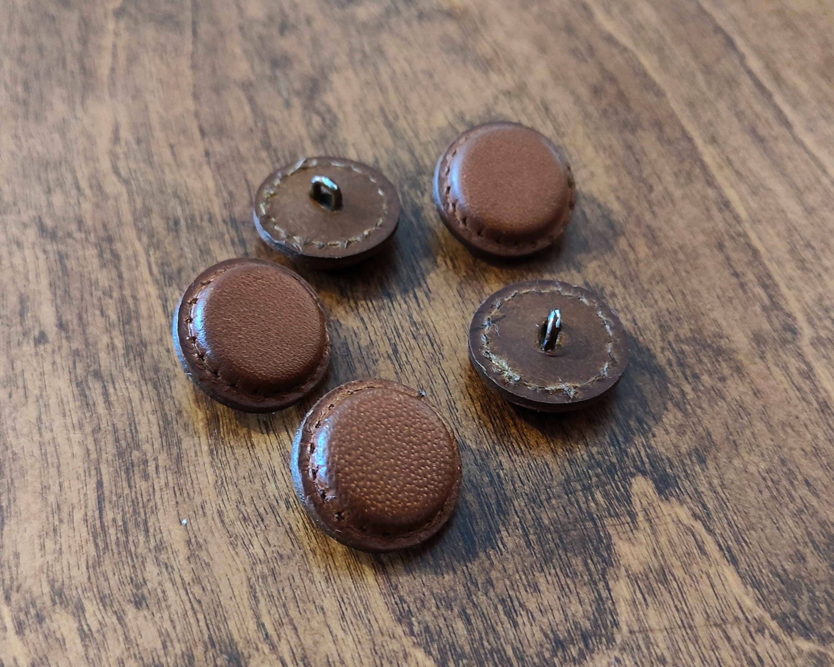 Brown Faux Leather Button 1 (25mm) 40L Vintage Leather Buttons #840