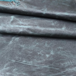 Vintage blue tanned full grain goat hide, distressed genuine italian leather wallets craft material for sale, 1 mm thick