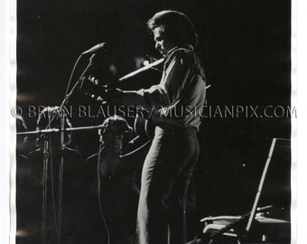 Foto vintage de Joe McDonald: Impresión en gelatina de plata de 1971, Universidad de Ohio, Athens, OH