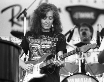 Bonnie Raitt Vintage Photo: Archival Print, 1989 Jazz Fest Concert New Orleans LA
