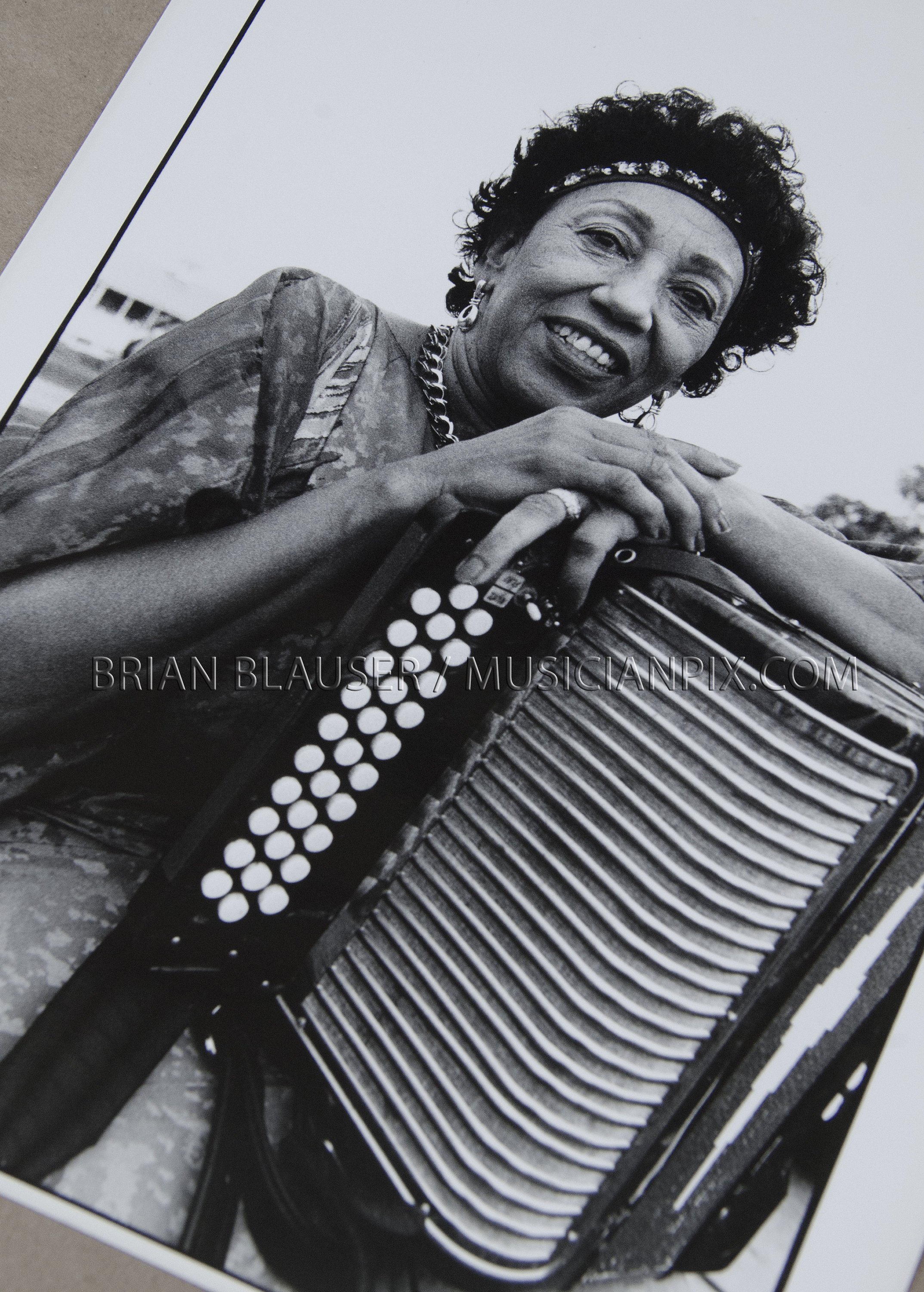 Queen Ida 1995 Vintage Fotografía NOLA New Orleans Jazz Fest Etsy