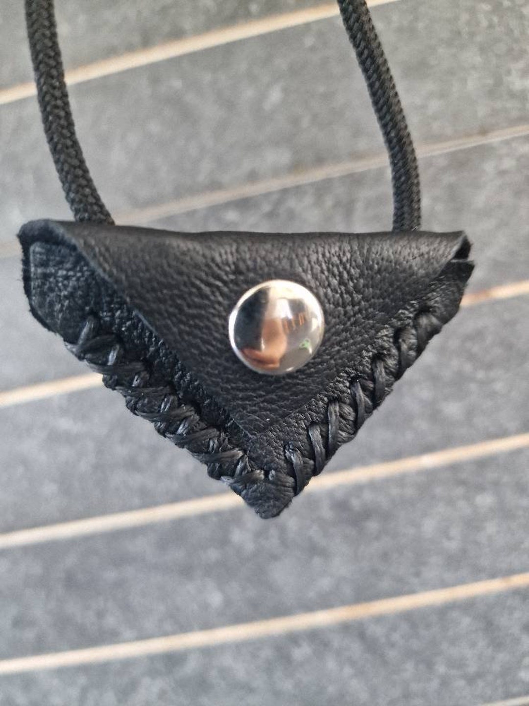 【 江戸期馬具飾革 】　金唐革青海波木瓜紋　額革/鼻革 江戸期馬具飾革 】 金唐革青海波木瓜紋 額革/鼻革 武具