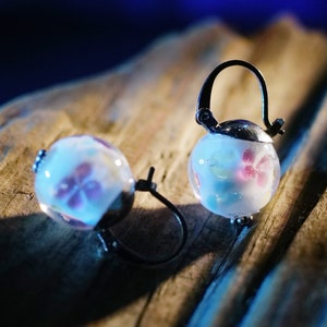 Pendientes de bola de vidrio soplado a mano artesanales Pendientes boho con palanca colgante bañados en plata Envío rápido desde EE. UU. imagen 6