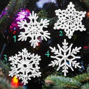 Adorno de copos de nieve de ganchillo Decoraciones para árboles de Navidad de invierno blanco Decoración navideña para el hogar Motivos de copos de nieve Tapetes ¡Hecho y enviado desde EE. UU.! A1