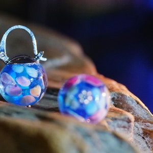 Pendientes de bola de vidrio soplado a mano artesanales Pendientes boho con palanca colgante bañados en plata Envío rápido desde EE. UU. imagen 5