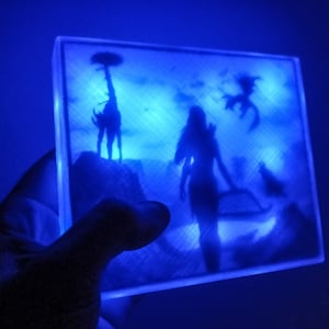 Op Horizon Zero Dawn geïnspireerde lightbox, Aloy-nachtlampje, draagbare lantaarn voor videogame, nerddecor voor aan de muur, 3D-model en afbeelding ontworpen door mij.