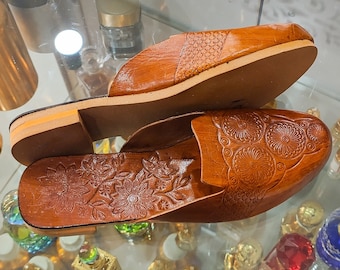 Handgefertigte Leder Pantoffeln: Traditionelle rückenfreie Wohnungen