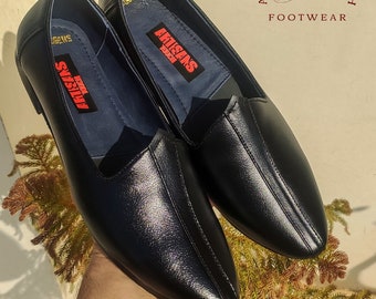 Handmade Leather Mojari Jutti Shoes: Black Ethnic Slip-On Wedding Shoes