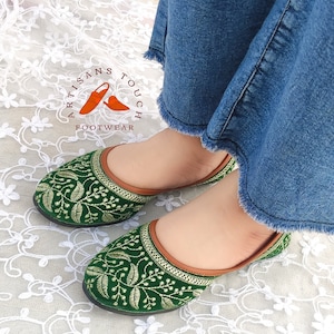 Handmade Green Velvet Khussa Jutti: Embroidered Ethnic Wedding Shoes
