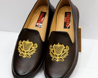 Embroidered Leather Mojari Shoes: Handmade Ethnic Loafers