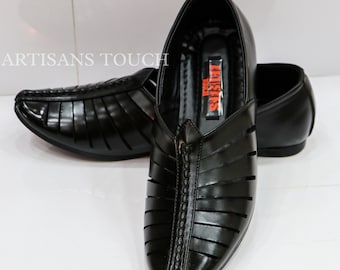 Black Traditional Jutti Shoes for Men: Ethnic Mojari Shoes