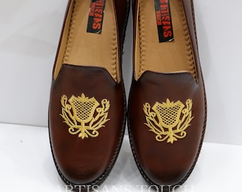Handmade Leather Mojari Shoes: Golden Embroidered Ethnic Loafers